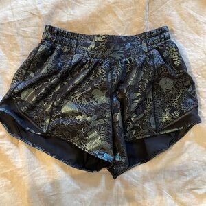 Lululemon shorts size 6